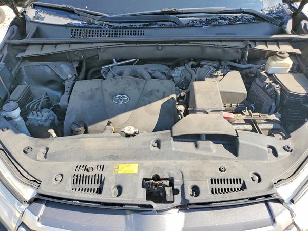 2018 TOYOTA HIGHLANDER LE/LE Plus