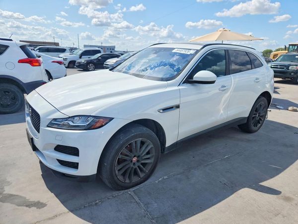 2017 JAGUAR F-PACE Prestige — Front 3/4