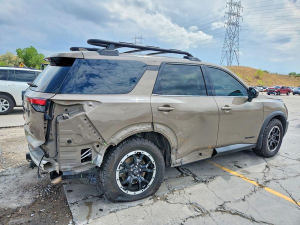 2023 NISSAN PATHFINDER SV