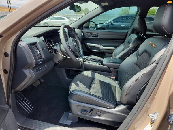 2023 NISSAN PATHFINDER SV