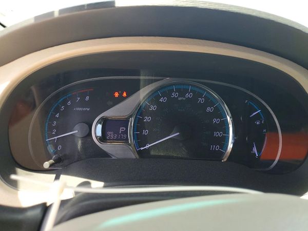 2012 TOYOTA SIENNA