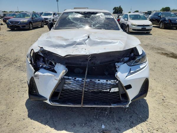 2019 LEXUS IS 300