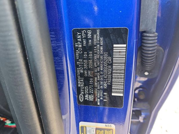 2025 HYUNDAI ELANTRA SE