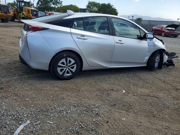 2016 TOYOTA PRIUS