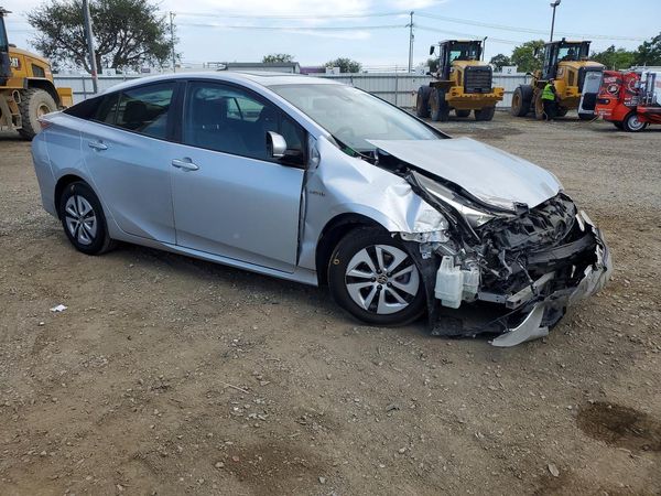 2016 TOYOTA PRIUS