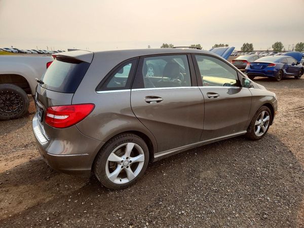 2014 MERCEDES-BENZ B250