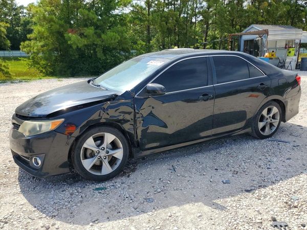 2014 TOYOTA CAMRY