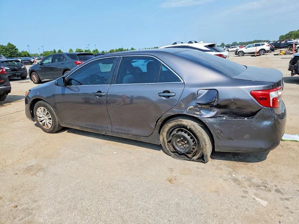 2014 TOYOTA CAMRY