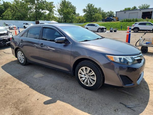 2014 TOYOTA CAMRY