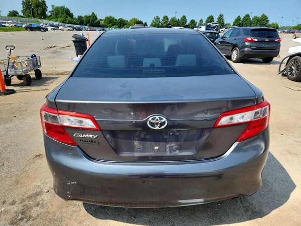 2014 TOYOTA CAMRY