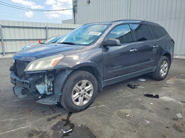 2013 CHEVROLET TRAVERSE LS