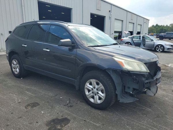 2013 CHEVROLET TRAVERSE LS