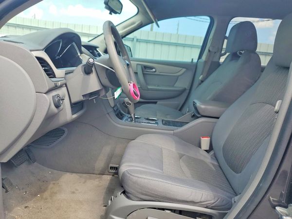 2013 CHEVROLET TRAVERSE LS