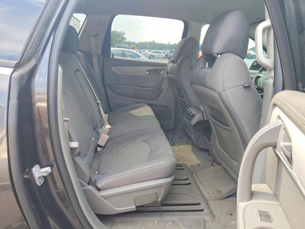 2013 CHEVROLET TRAVERSE LS
