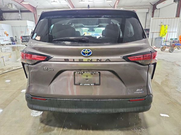 2021 TOYOTA SIENNA XLE Plus Package