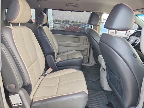 2018 KIA SEDONA LX