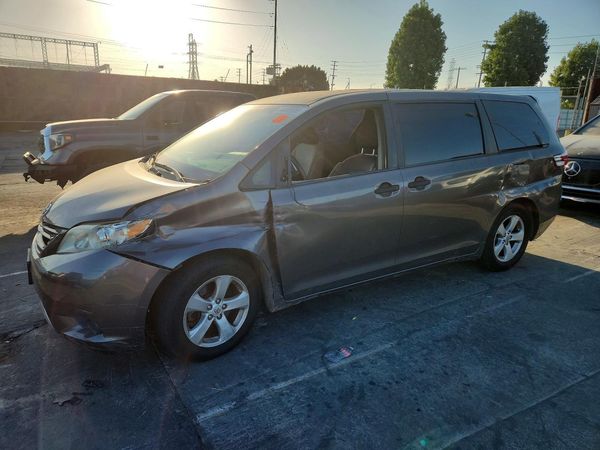 2015 TOYOTA SIENNA