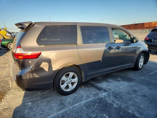 2015 TOYOTA SIENNA