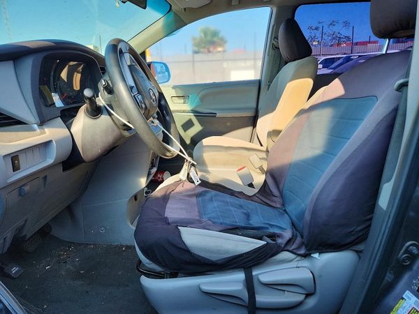 2015 TOYOTA SIENNA