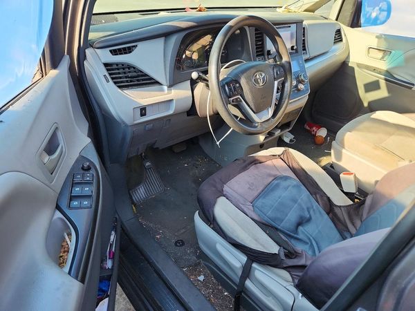2015 TOYOTA SIENNA