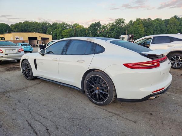 2018 PORSCHE PANAMERA