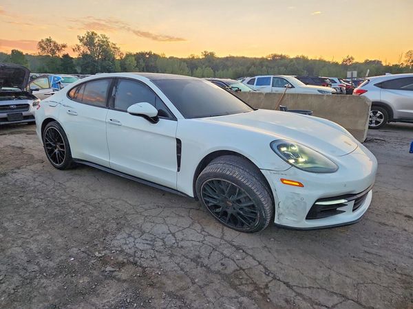 2018 PORSCHE PANAMERA
