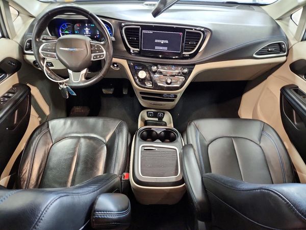 2021 CHRYSLER PACIFICA Touring L