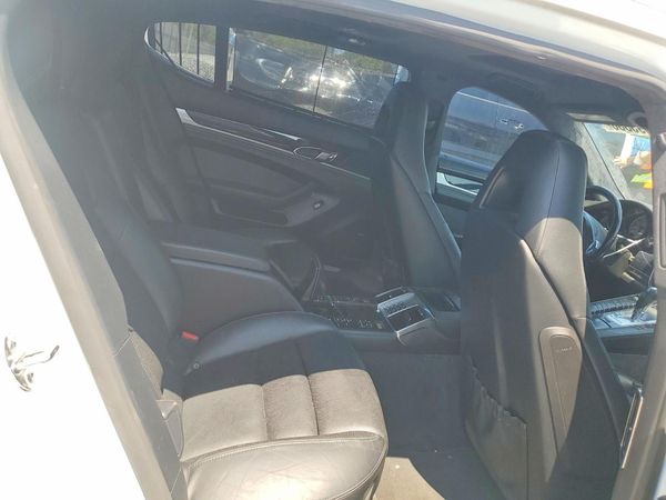 2014 PORSCHE PANAMERA 4S Executive