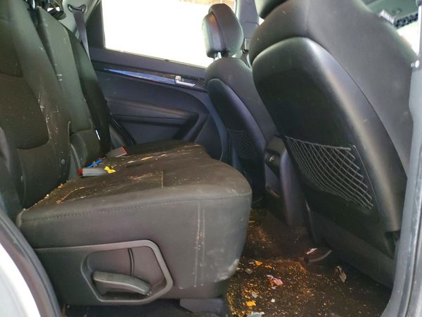2014 KIA SORENTO Base/ LX