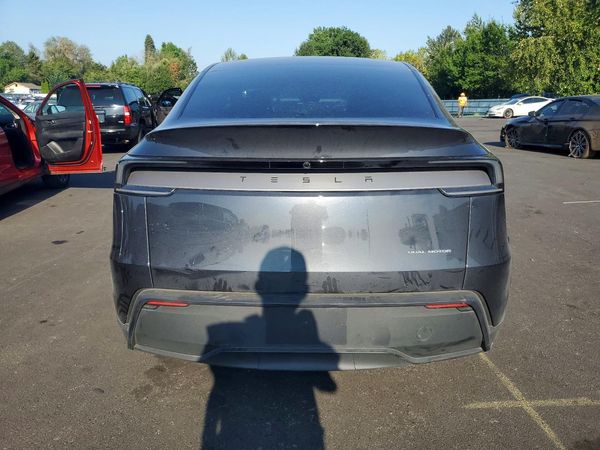 2026 TESLA MODEL Y