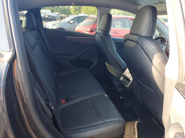 2026 TESLA MODEL Y