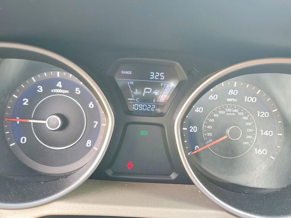 2015 HYUNDAI ELANTRA GLS(Middle)