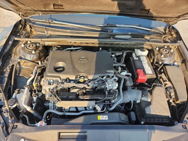2023 TOYOTA CAMRY SE — Engine bay