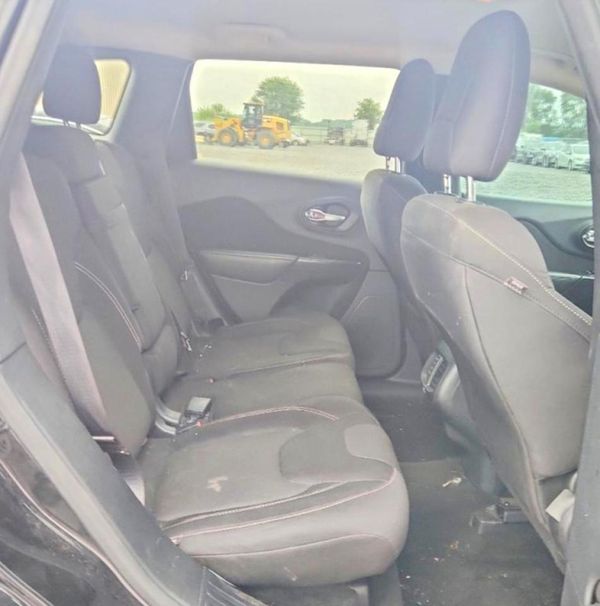 2015 JEEP CHEROKEE LATITUDE 4X4