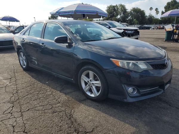 2014 TOYOTA CAMRY