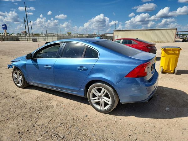2015 VOLVO S60
