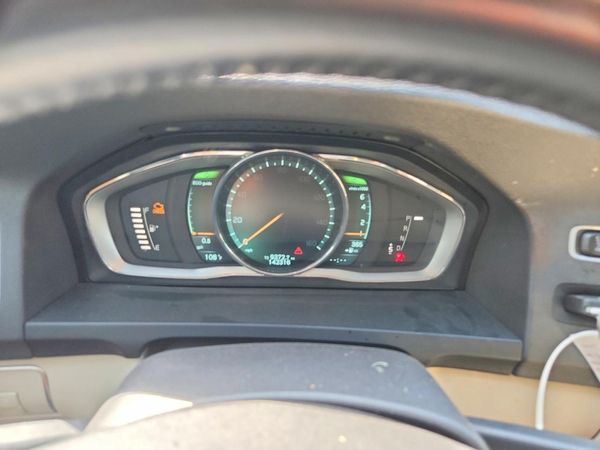 2015 VOLVO S60