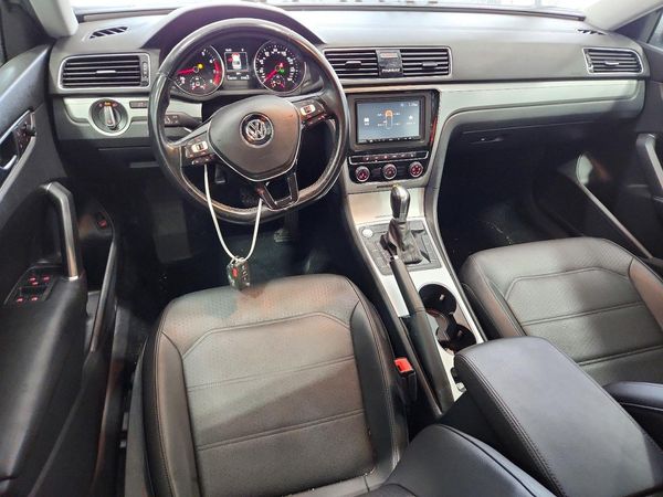 2019 VOLKSWAGEN PASSAT
