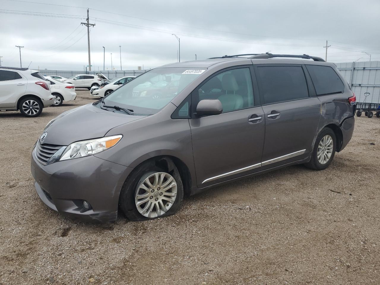 2013 TOYOTA SIENNA