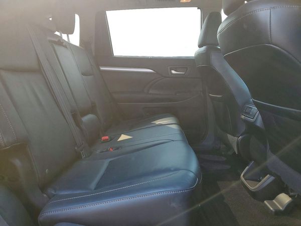 2015 TOYOTA HIGHLANDER