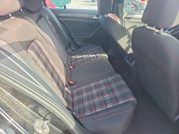 2019 VOLKSWAGEN GTI