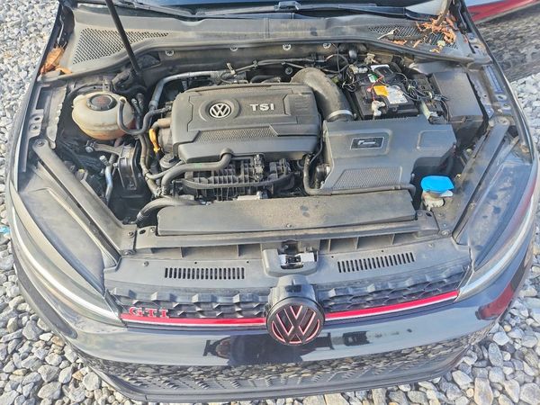 2019 VOLKSWAGEN GTI