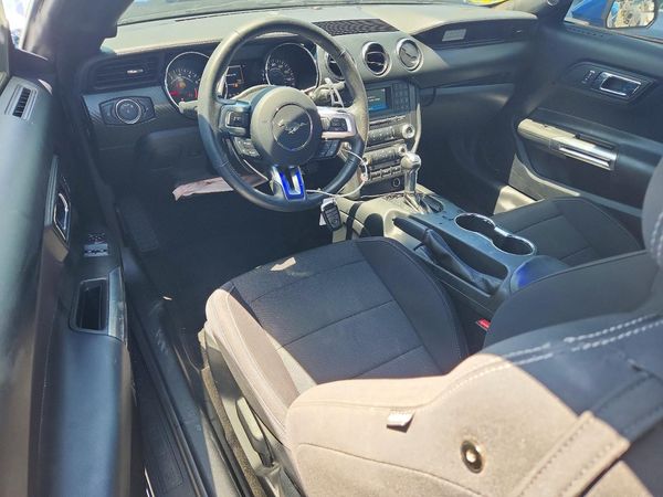 2017 FORD MUSTANG V6 Coupe