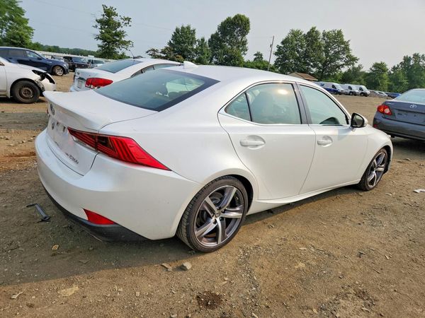 2018 LEXUS IS 300