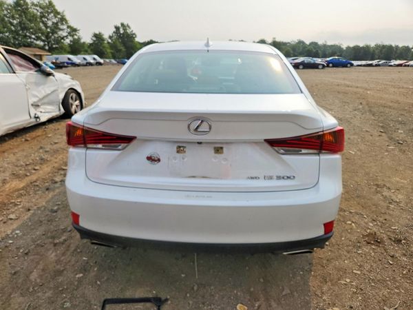 2018 LEXUS IS 300