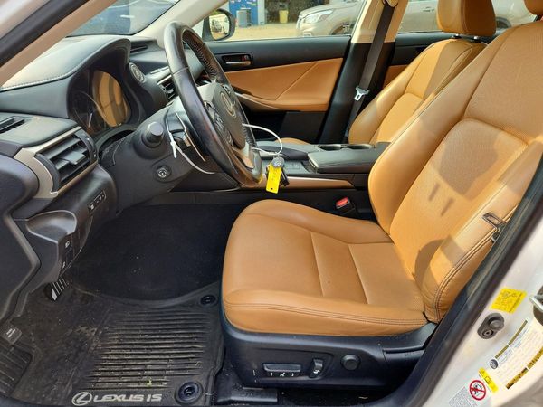 2018 LEXUS IS 300