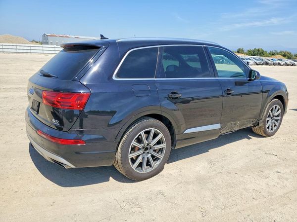 2017 AUDI Q7 quattro Premium Plus