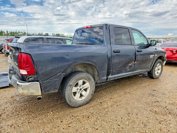 2017 RAM 1500 ST CREW CAB 4X4