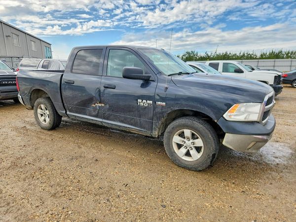 2017 RAM 1500 ST CREW CAB 4X4