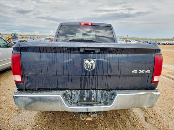 2017 RAM 1500 ST CREW CAB 4X4